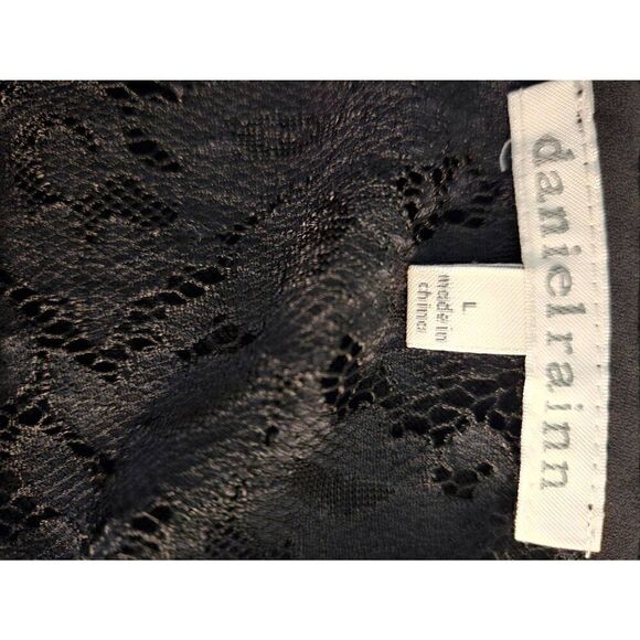 Daniel Rainn black and white long sleeved top with lace accent at shoulder. Size - Picture 3 of 4